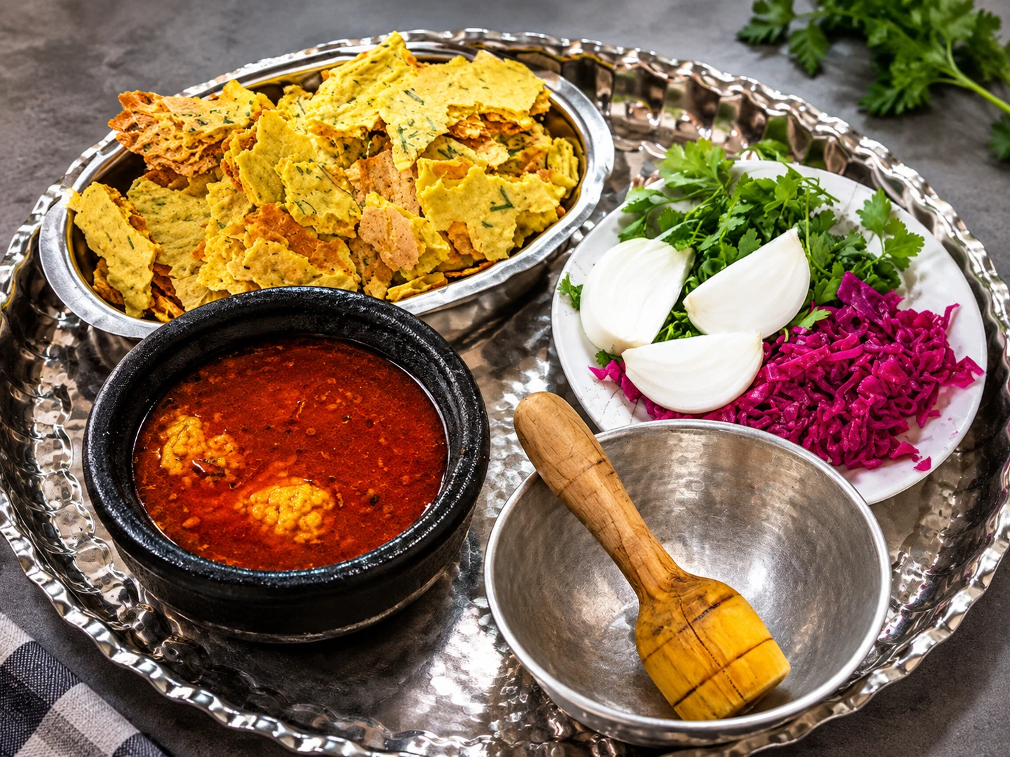 دیزی سنگی - ایساتیس
